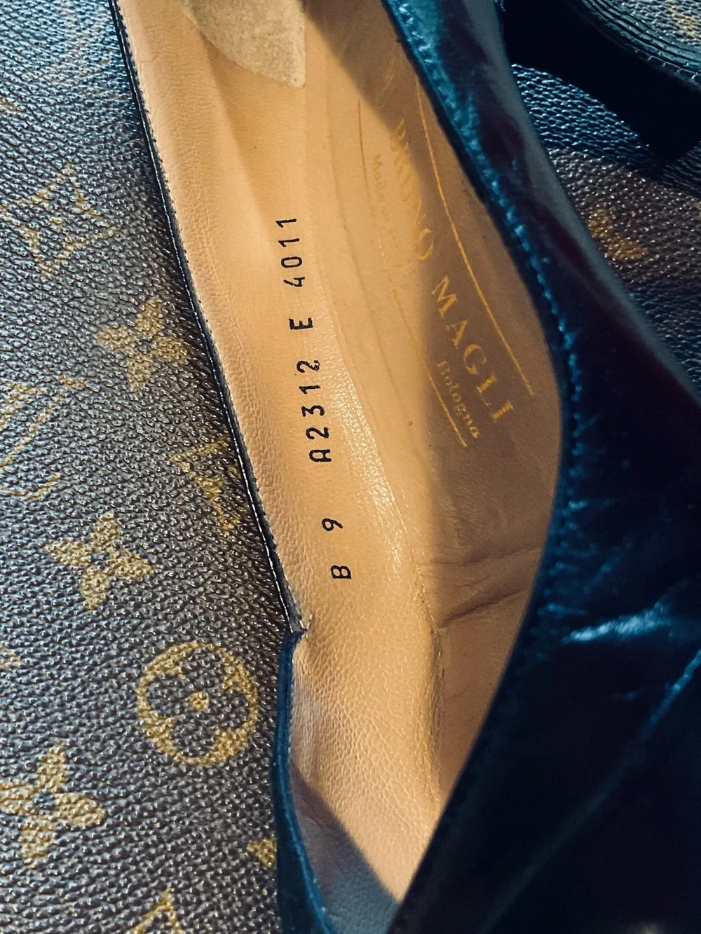 Bruno Magli Black Pointed-Toe Leather Pumps with Pleated Detail